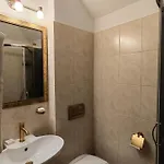 Hotel Carol
