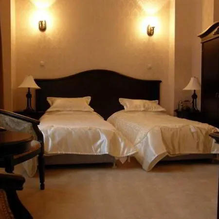 Hotel Carol